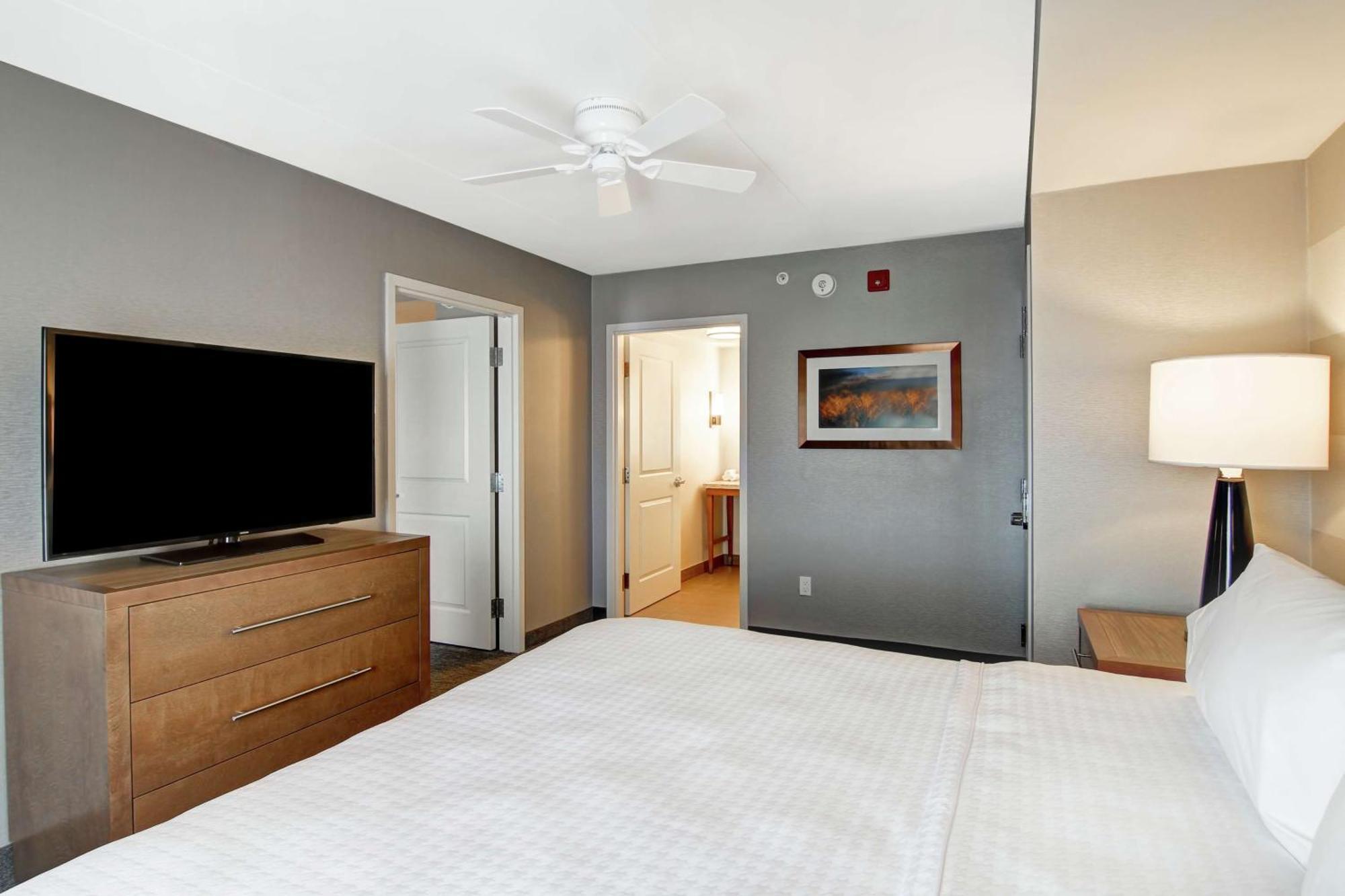 Homewood Suites By Hilton Ottawa Kanata Екстериор снимка