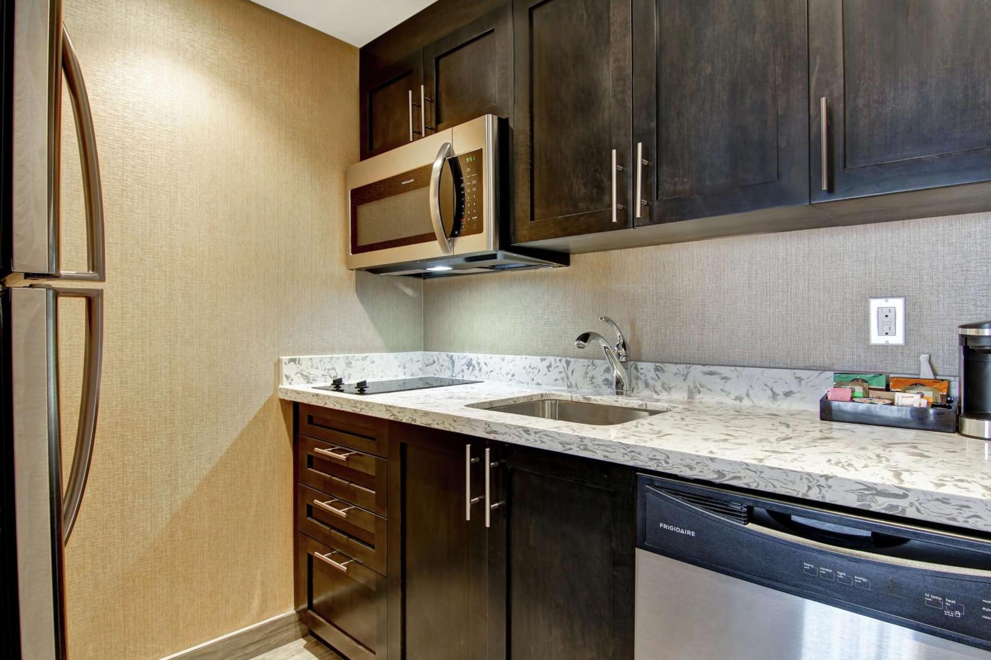 Homewood Suites By Hilton Ottawa Kanata Екстериор снимка