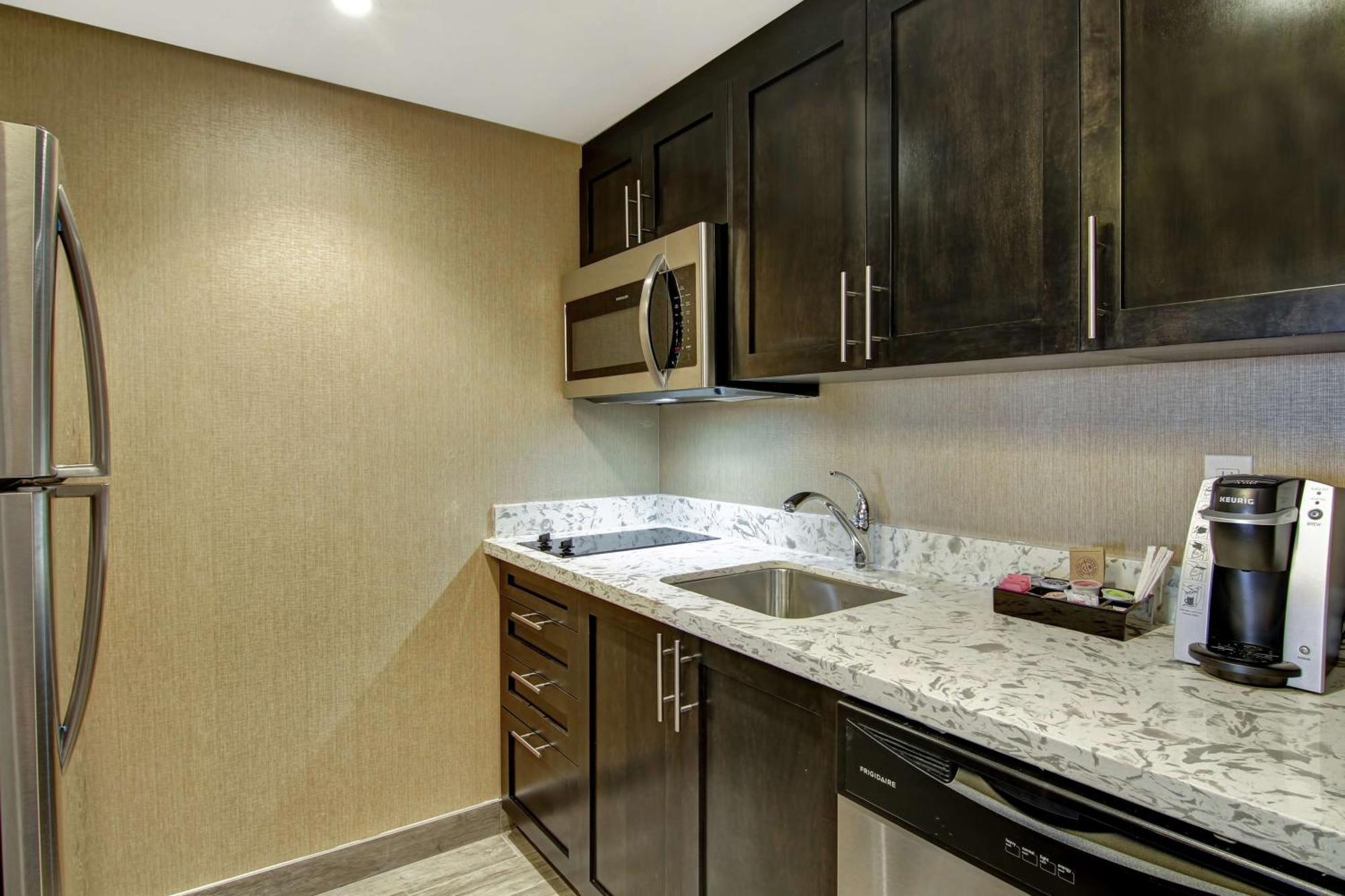 Homewood Suites By Hilton Ottawa Kanata Екстериор снимка